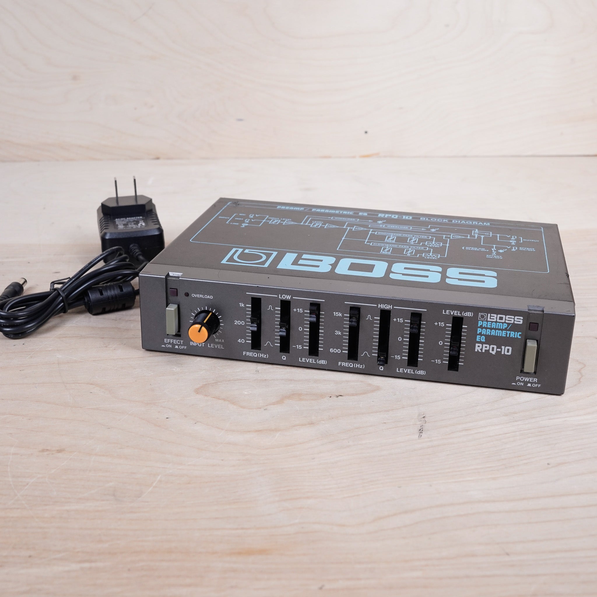 BOSS RPQ-10 プリアンプ/パラメトリック・イコライザー ハーフラック