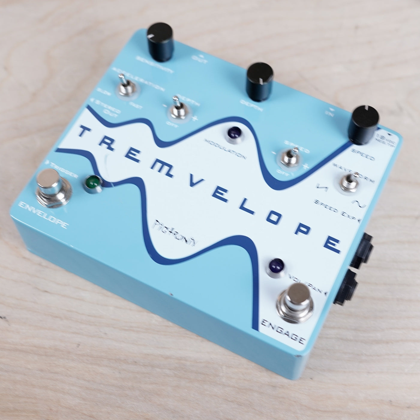 Pigtronix Tremvelope Envelope Modulated Tremolo