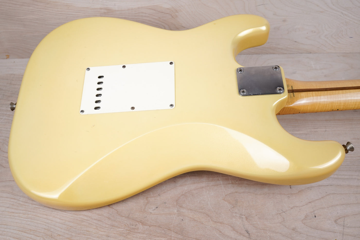 Fender Custom Edition ST57-140YM Yngwie Malmsteen Signature Stratocaster MIJ 1994 Pearl Yellow White Scalloped Japan Fujigen w/ OHSC