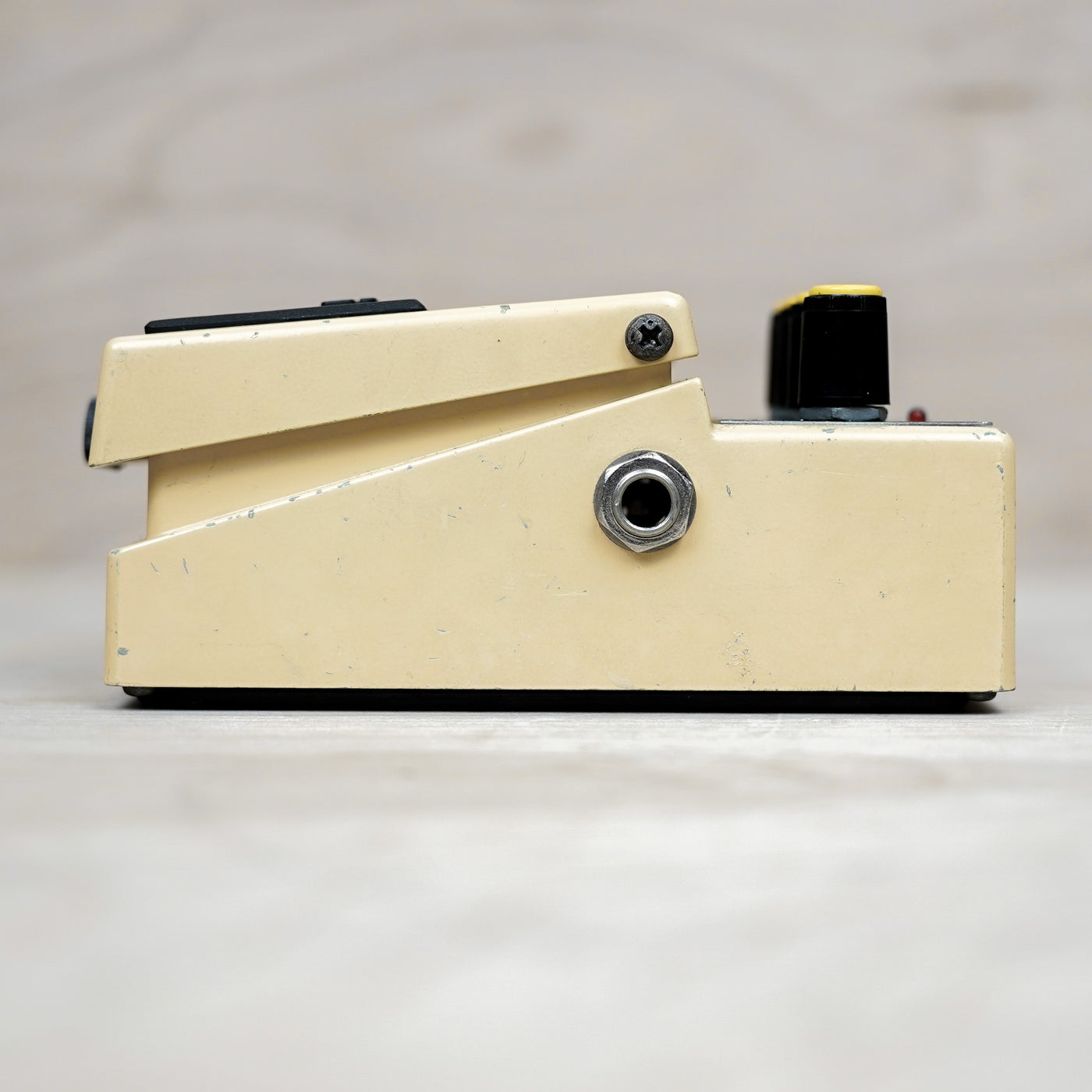Boss AW-2 Auto Wah (Silver Label) 1992 Yellow
