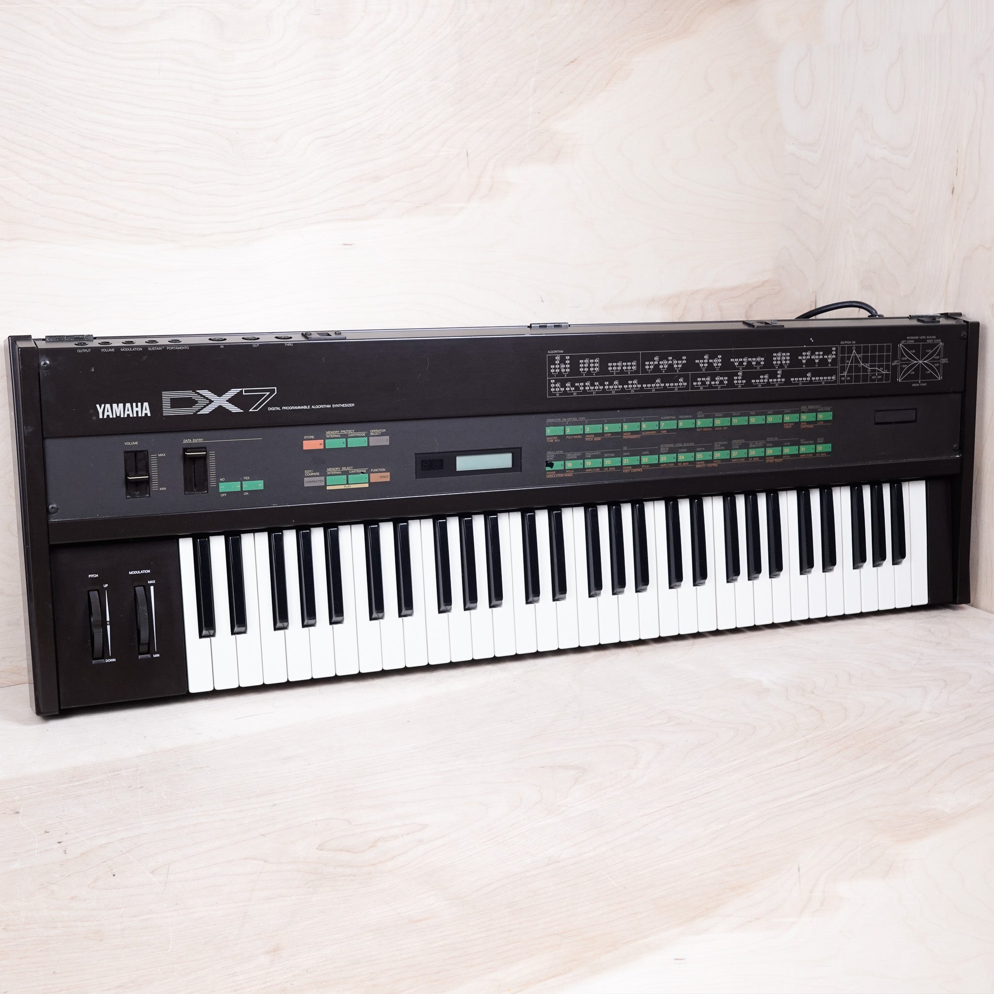 Yamaha DX7 Programmable Algorithm Synthesizer 1980s Brown Original Ver ...