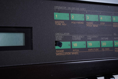 Yamaha DX7 Programmable Algorithm Synthesizer 1980s Brown Original Version Made in Japan MIJ