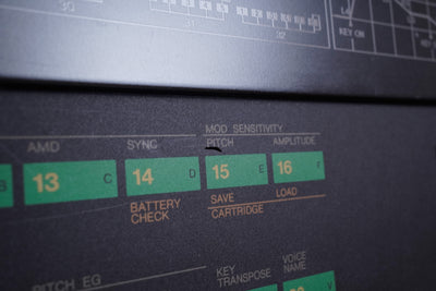 Yamaha DX7 Programmable Algorithm Synthesizer 1980s Brown Original Version Made in Japan MIJ