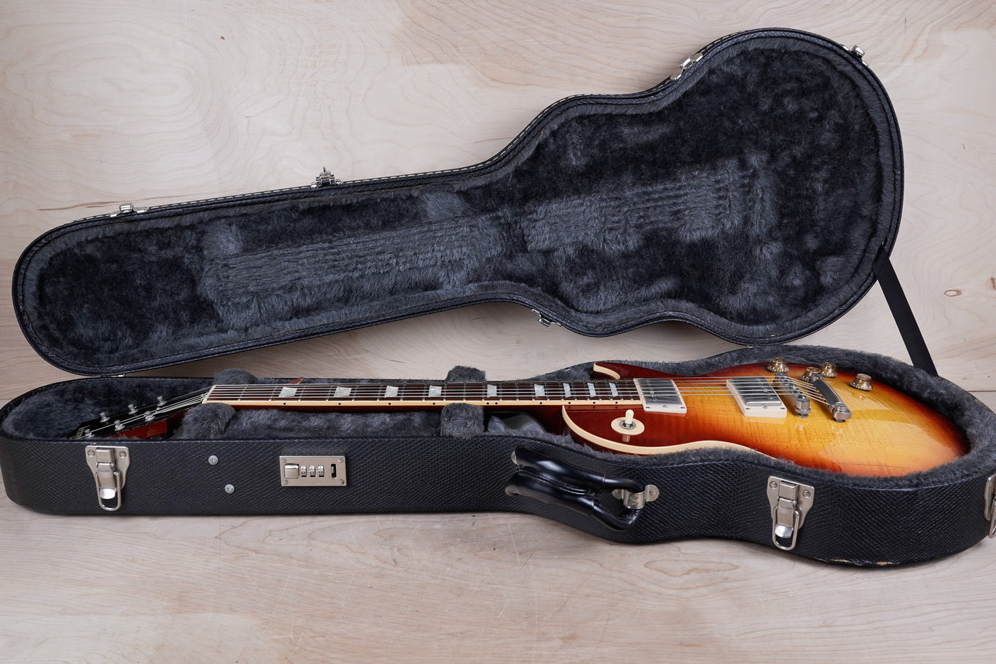 Gibson Les Paul Premium Plus 2004 Heritage Cherry Sunburst AAA Top Yamano w/ OHSC