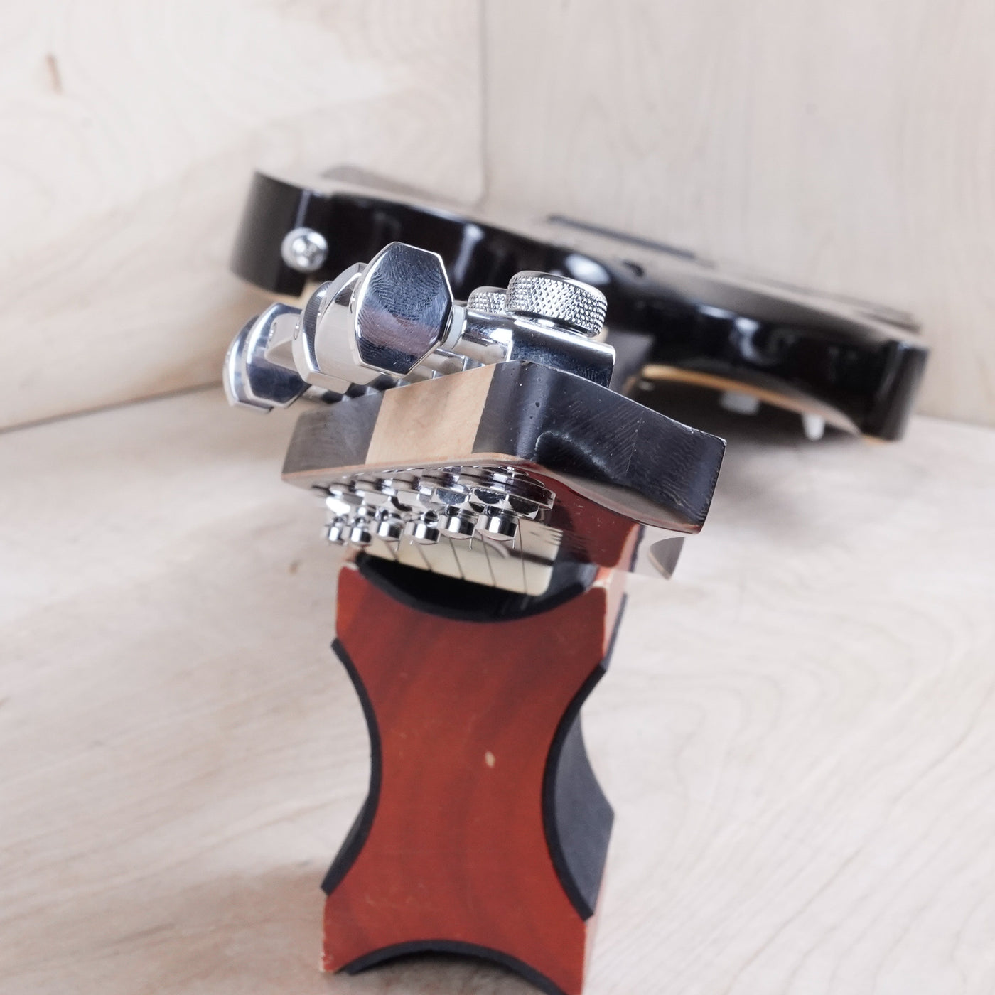 Cort X700 Duality II 2022 Lava Burst w/ Bag