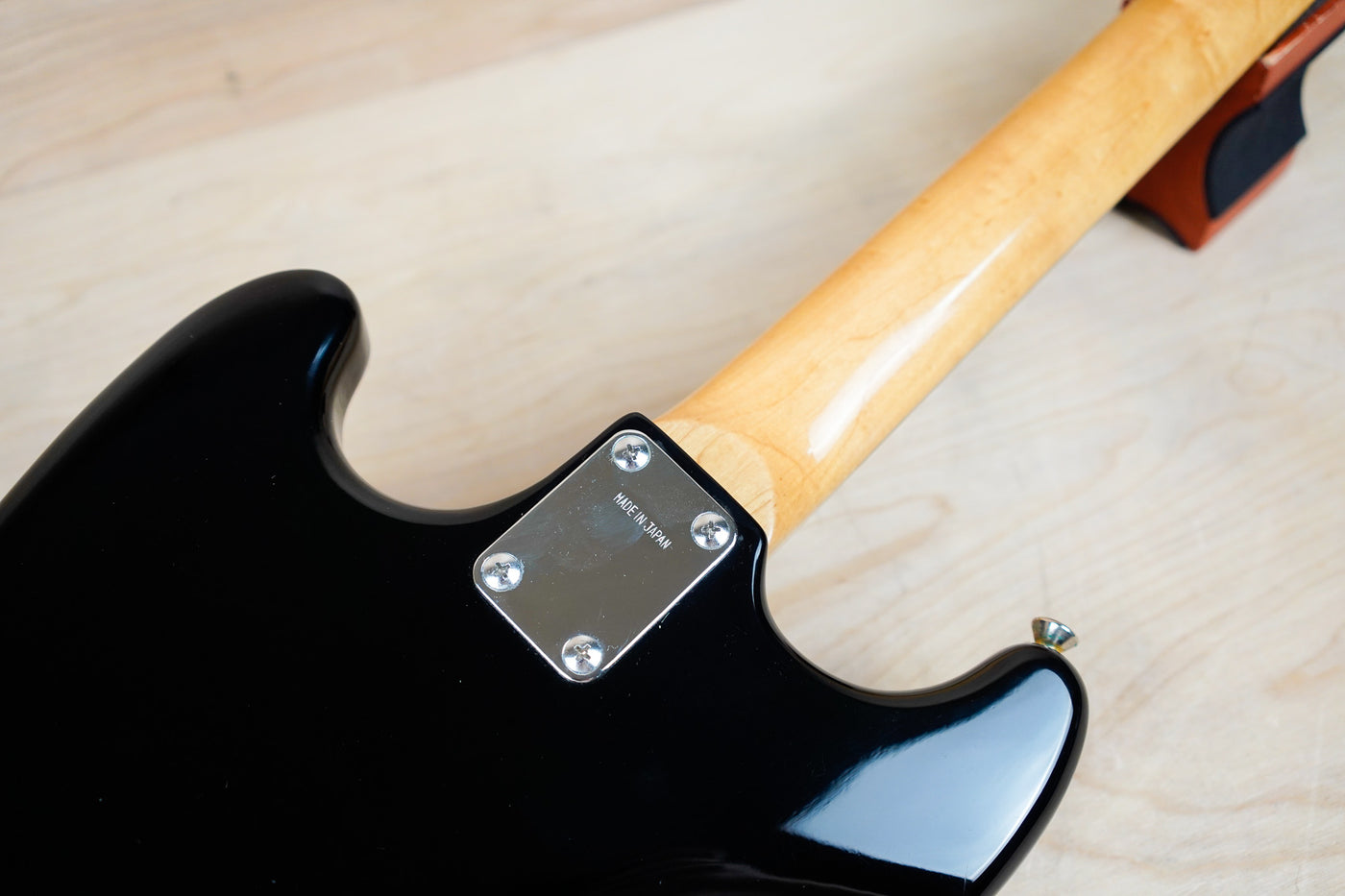 Suzuki Thunder Super Sound Brazen Picker Professional Series MIJ Mustang 1970's Black Made in Japan w/ Hard Case
