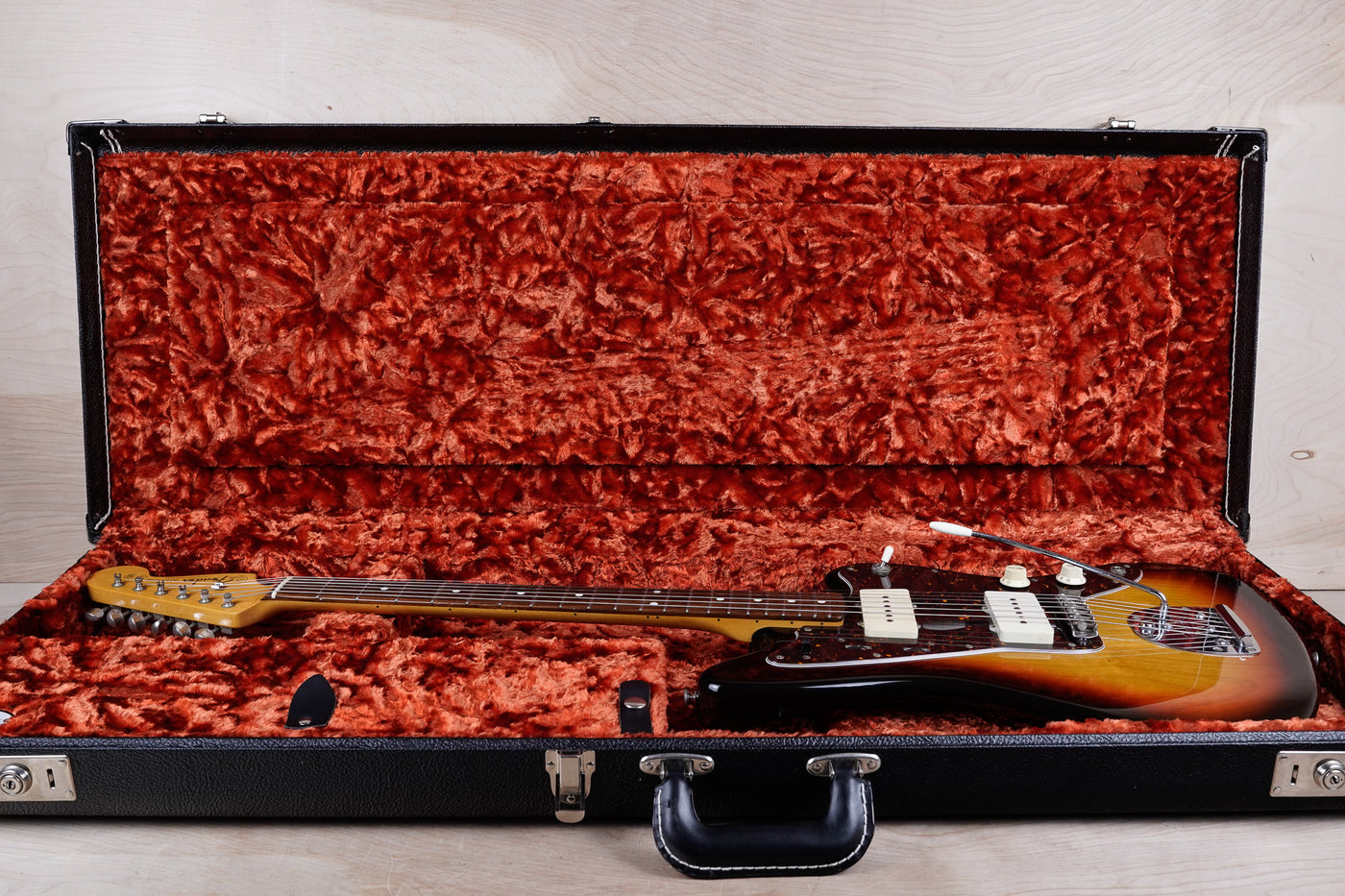 Fender JM-66 Jazzmaster Reissue CIJ 2004 Sunburst Crafted in Japan w/ G&G Hard Case