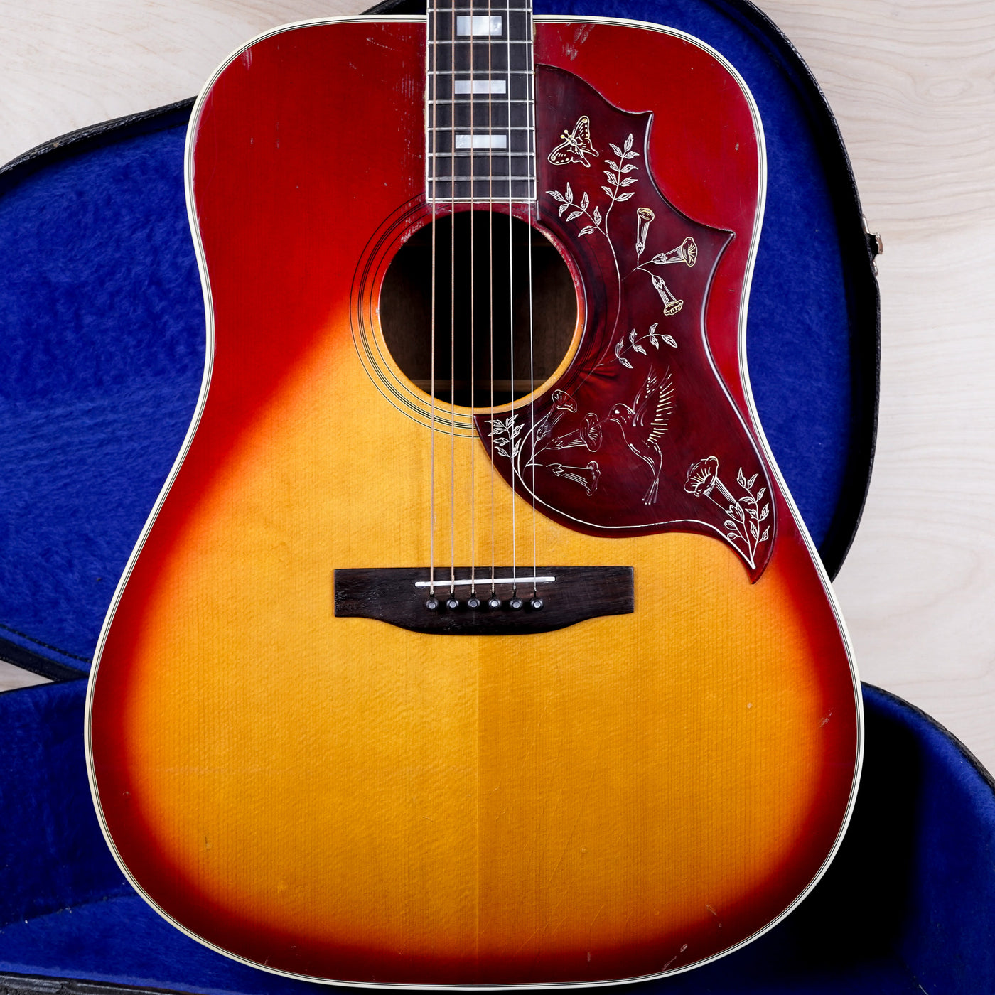 Gibson Hummingbird 1976 Cherry Sunburst Vintage w/ Hard Case