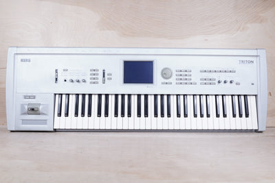 Korg Triton 61-Key 62-Voice Polyphonic Workstation Keyboard Silver w/ Power Cable