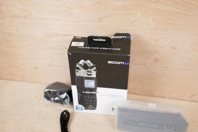 Zoom H5 Handy Recorder in Box w/ Case