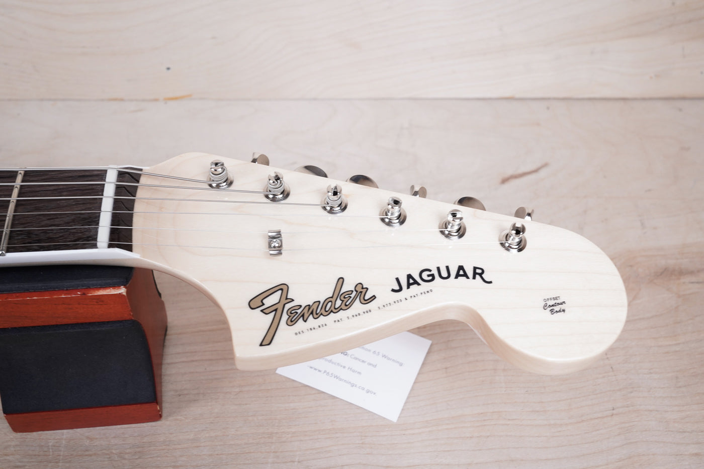 Fender FSR Traditional II '60s Jaguar MIJ 2025 Fiesta Red USA Pure Vintage Pickups Japan Exclusive w/ Bag