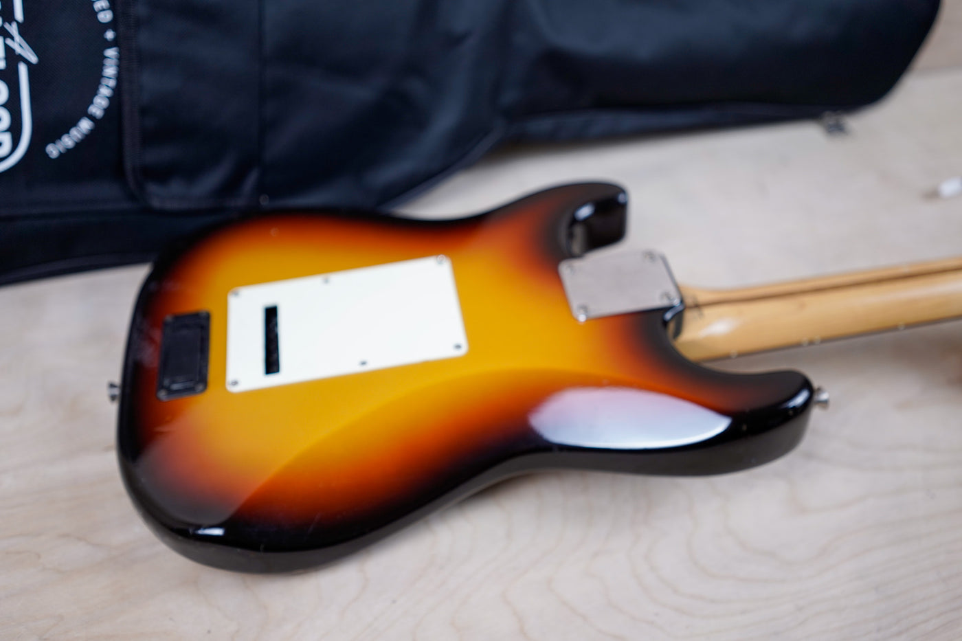 Fender ST-Champ Mini Stratocaster with Built In Speaker CIJ 1997 Sunburst w/ Bag