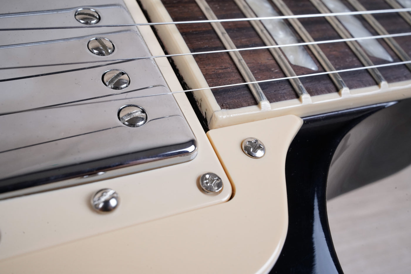 Gibson Les Paul Studio 2024 Dark Purple Burst w/ Original Soft Case