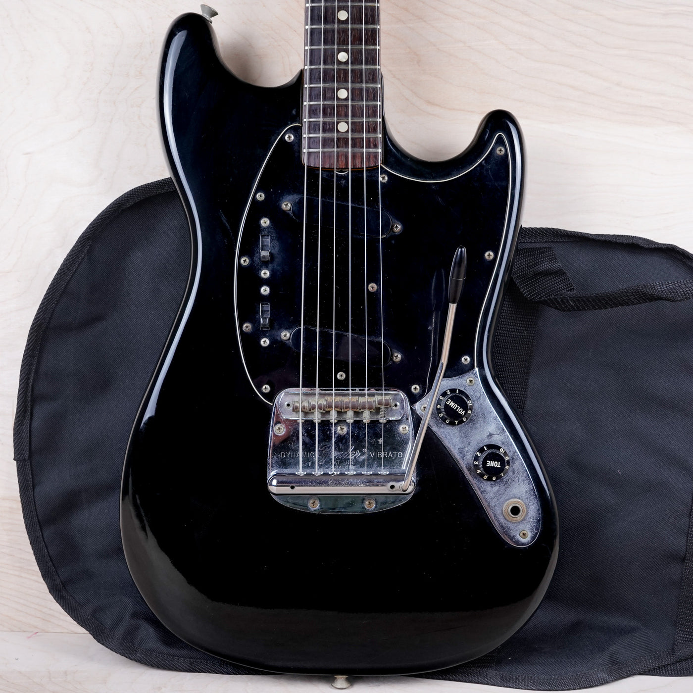 Fender Mustang 1978 Black Vintage USA w/ Bag