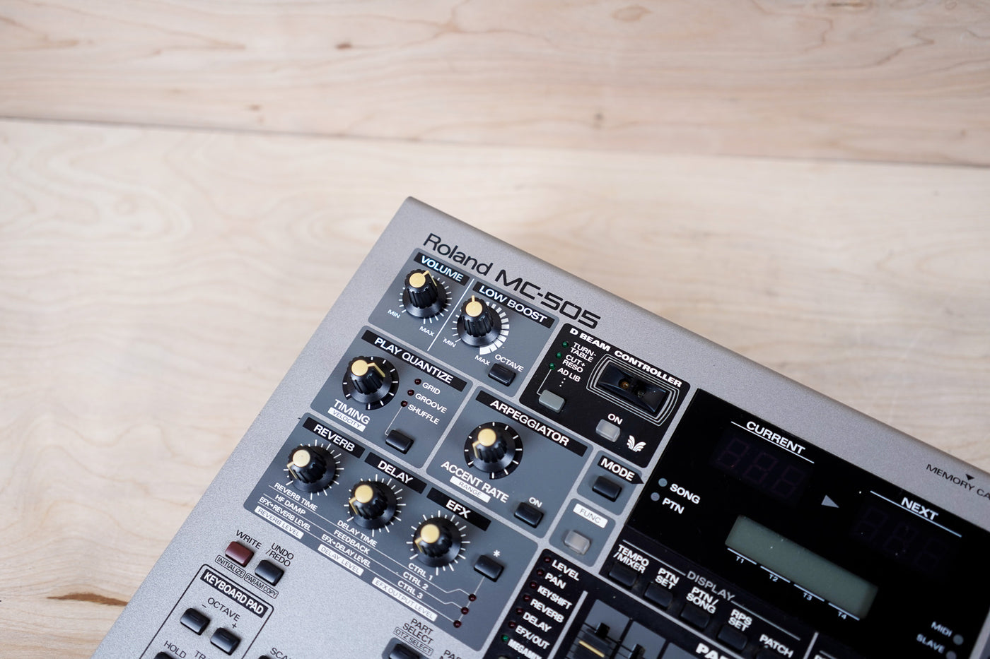 Roland MC-505 Groovebox Drum Machine Sequencer