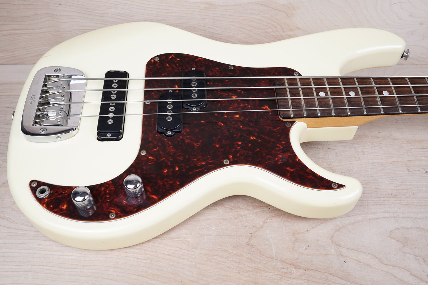 G&L Tribute Series SB-2 Bass MIJ 2000 Vintage White Made in Japan w/ Bag