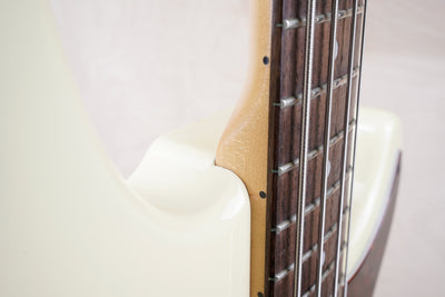 G&L Tribute Series SB-2 Bass MIJ 2000 Vintage White Made in Japan w/ Bag