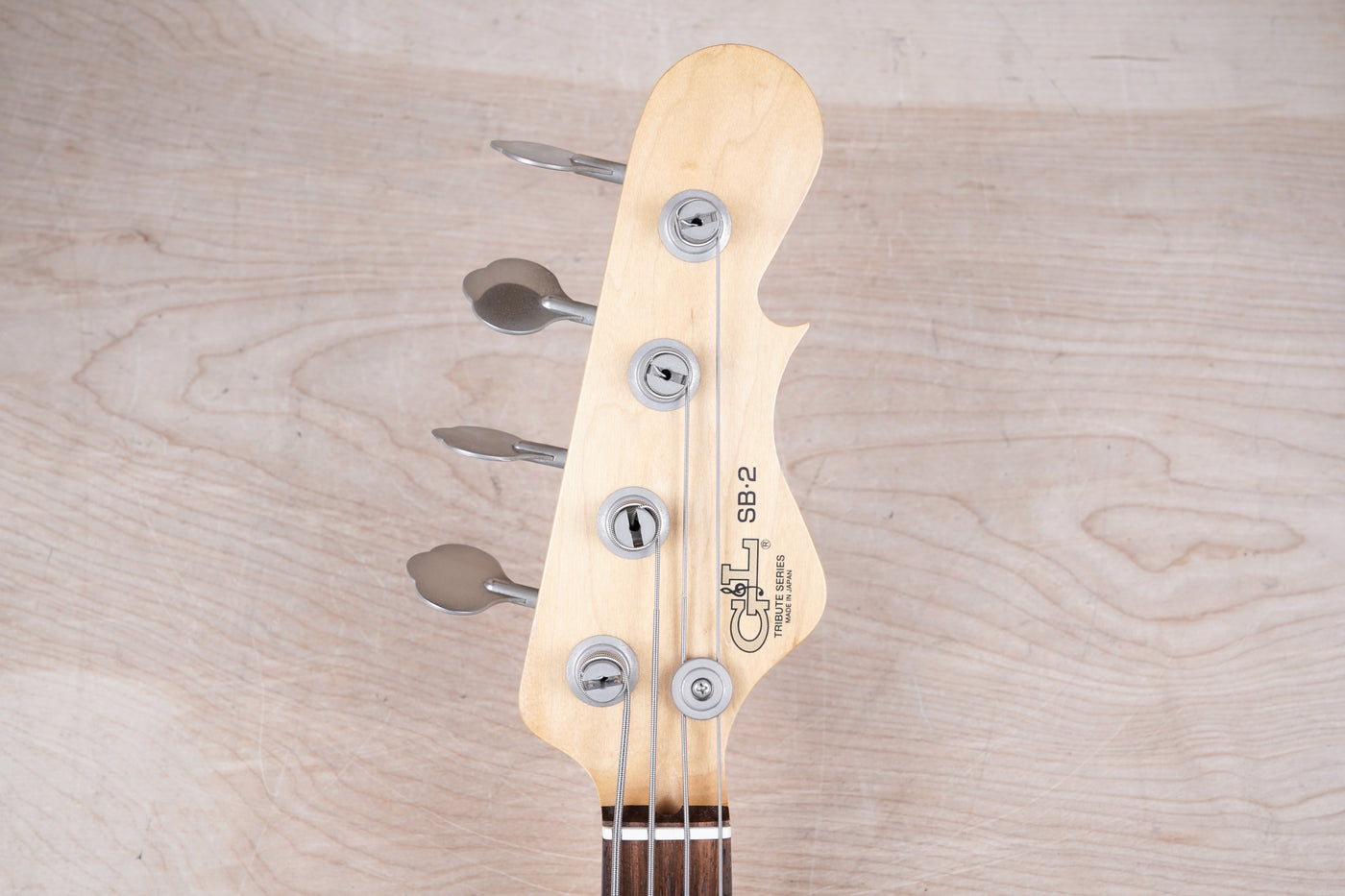 G&L Tribute Series SB-2 Bass MIJ 2000 Vintage White Made in Japan w/ Bag