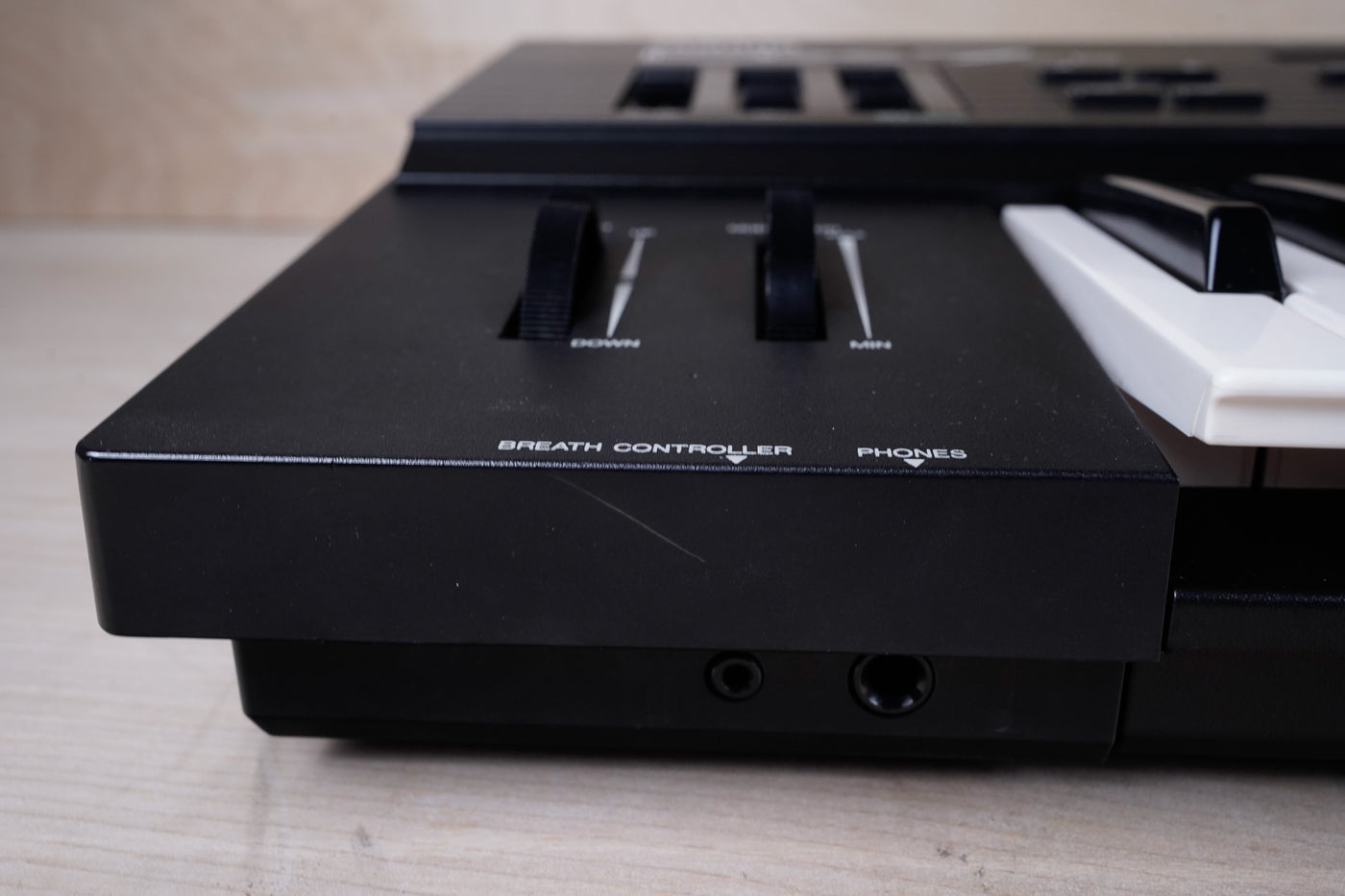 Yamaha DX7IID 61-Key 16-Voice Digital Synthesizer 100V Black 1980s w/ Hard Case