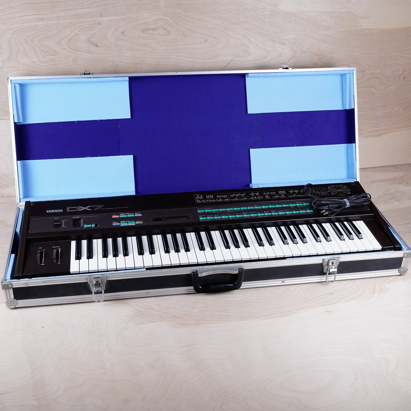 Yamaha DX7 Digital FM Synthesizer 1980s Brown Original Version 100V Made in Japan MIJ w/ Case