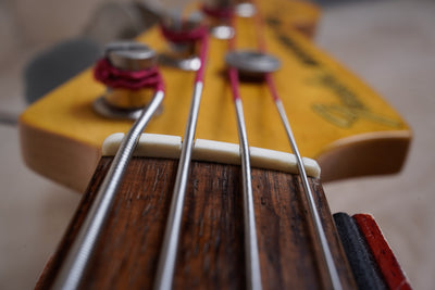 Fender MB98-SD/CO Competition Mustang Bass Reissue CIJ 2008 Old Candy Apple Red Japan w/ Bag