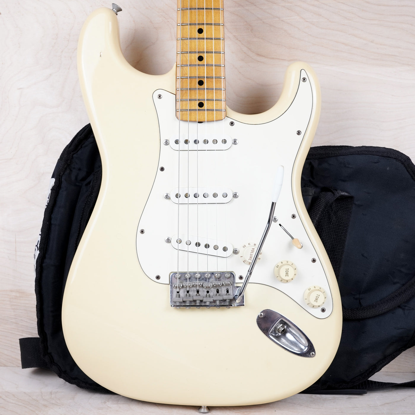 Fender ST-67 Stratocaster Reissue MIJ 1993 Vintage White Japan w/ Bag