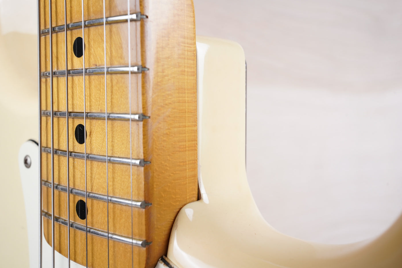 Fender ST-67 Stratocaster Reissue MIJ 1993 Vintage White Japan w/ Bag
