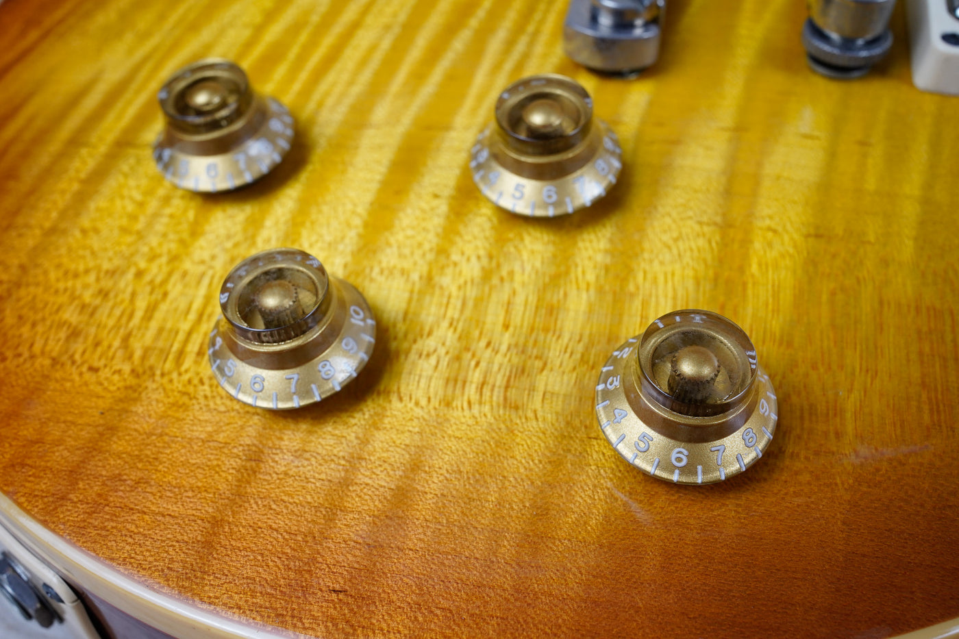 Gibson Les Paul Standard Premium Plus 2006 Lightburst AAA Flame Top '59 Neck Burstbucker Pickups w/ OHSC
