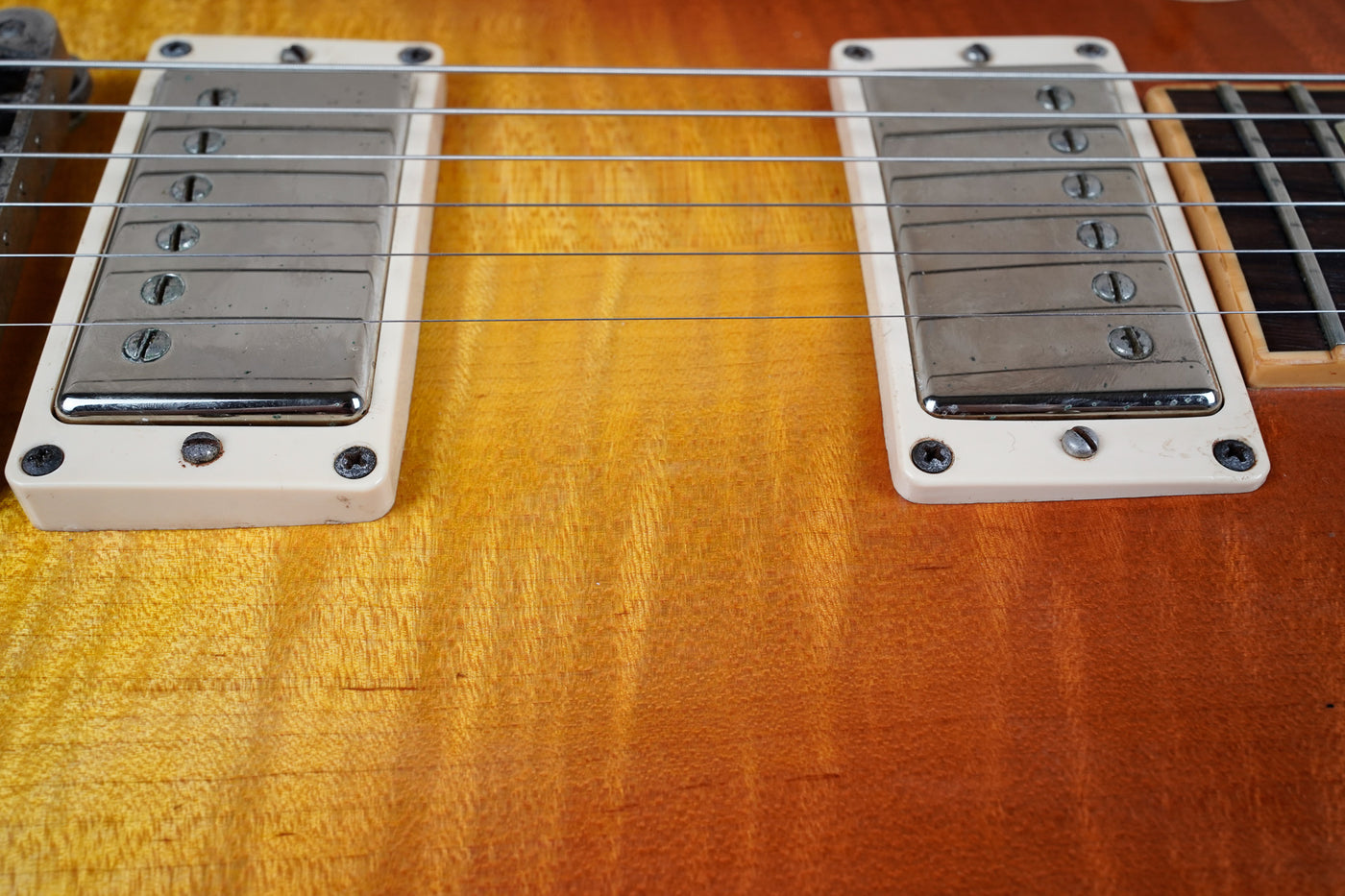 Gibson Les Paul Standard Premium Plus 2006 Lightburst AAA Flame Top '59 Neck Burstbucker Pickups w/ OHSC