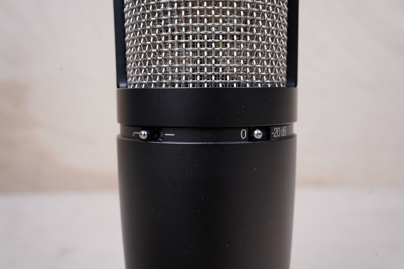 AKG P420 Perception 420 Multi-Pattern Large-Diapraghm Condenser Microphone