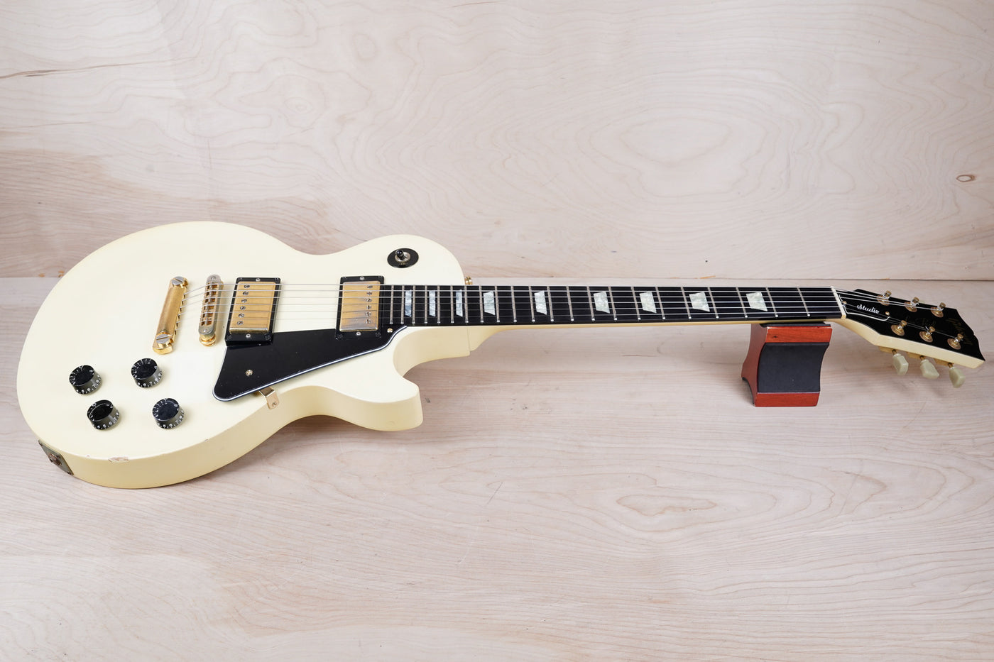 Gibson Les Paul Studio 2004 Alpine White w/ OHSC