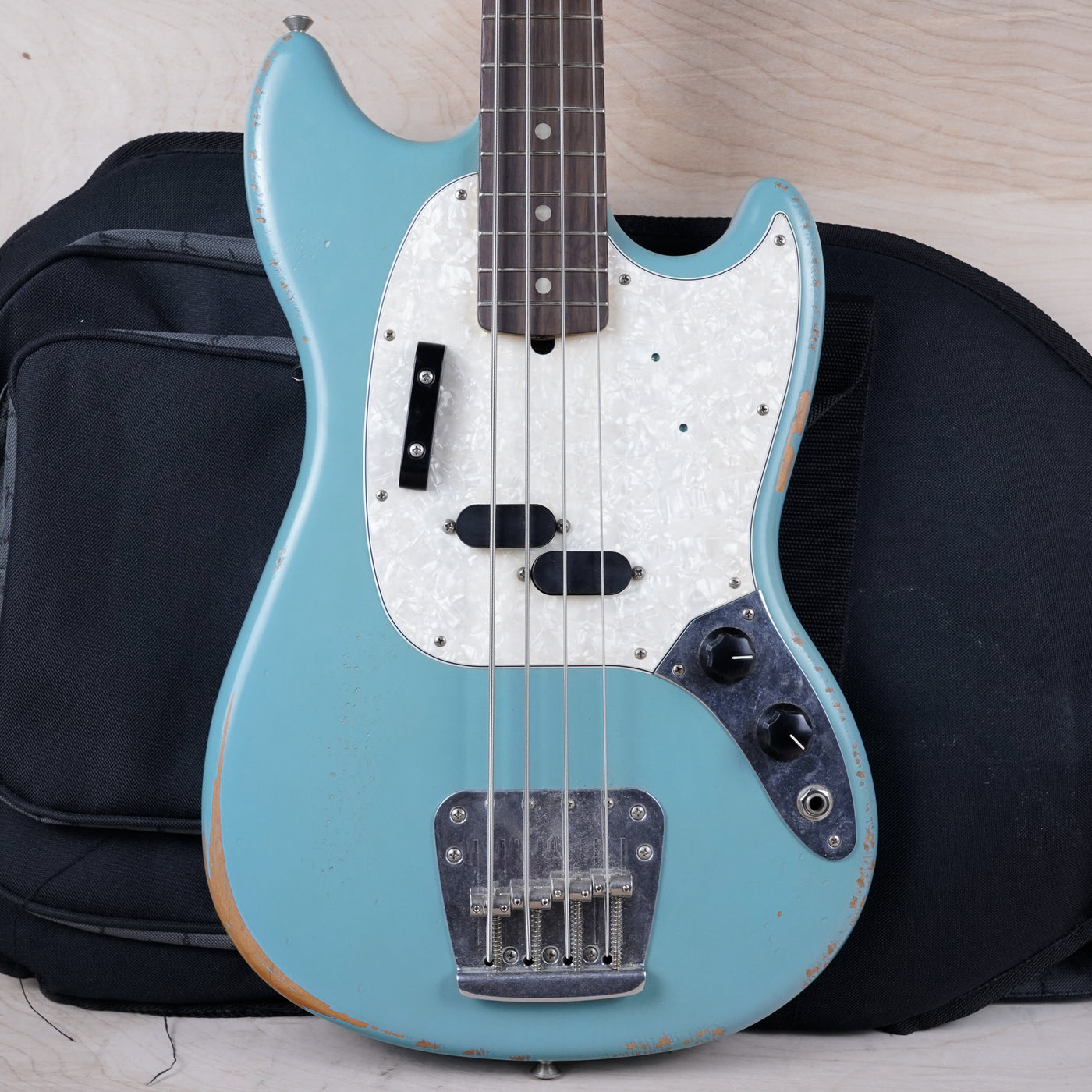 Fender JMJ Justin Meldal-Johnsen Road Worn Signature Mustang Bass 2019 Faded Daphne Blue w/ Bag