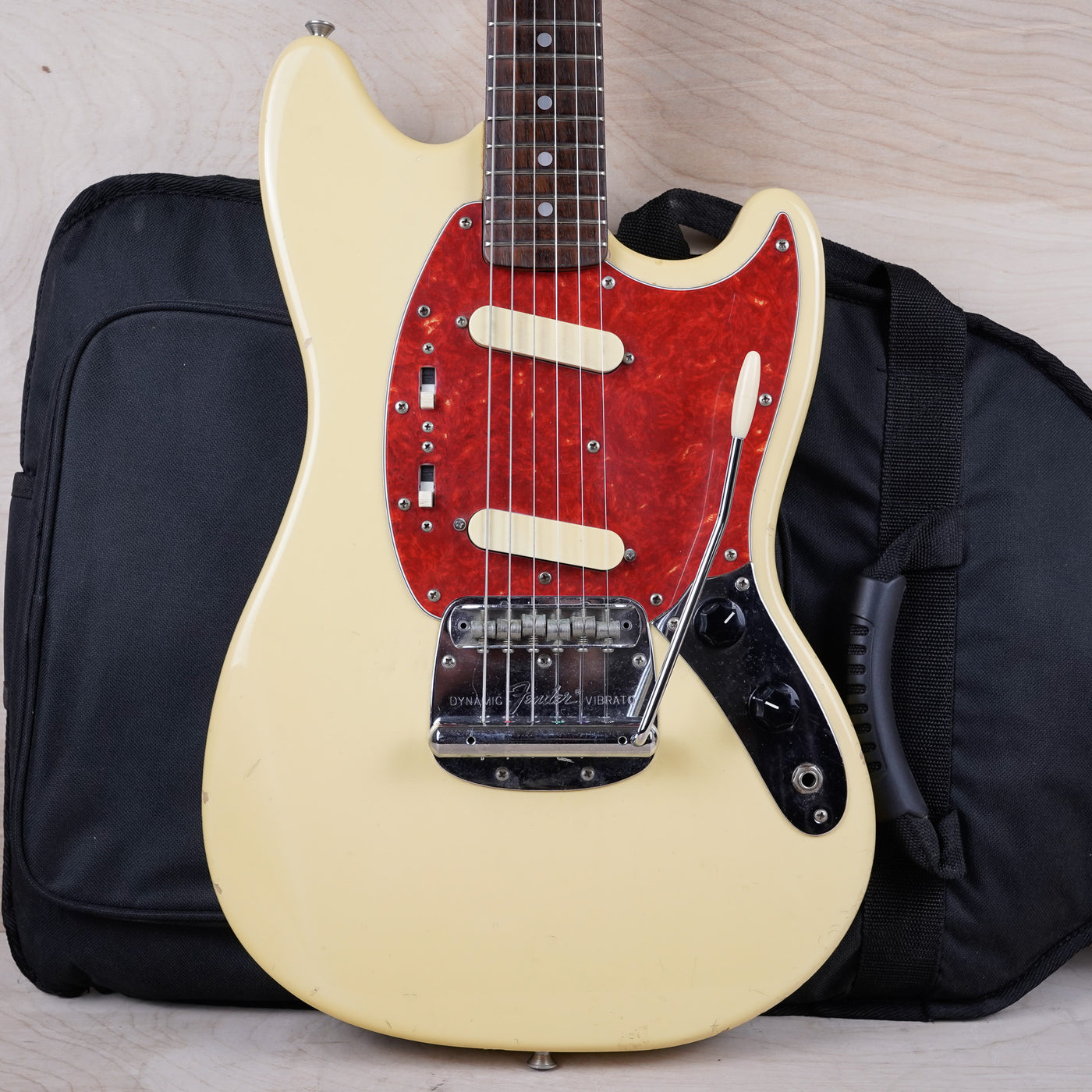 Fender MG-69 Mustang Reissue MIJ 1993 Yellow White Made in Japan w/ Bag