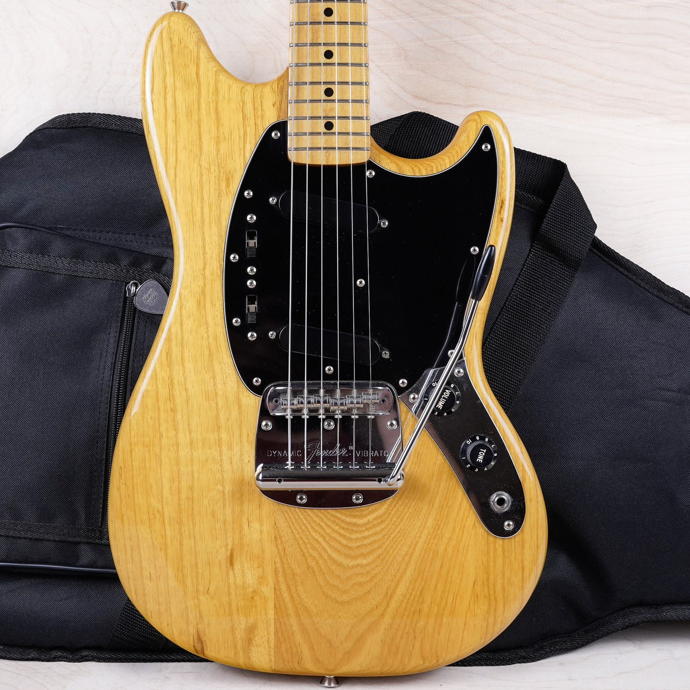 Fender MG-77 Mustang MIJ 2010 Natural '77 Reissue Made in Japan w/ Bag