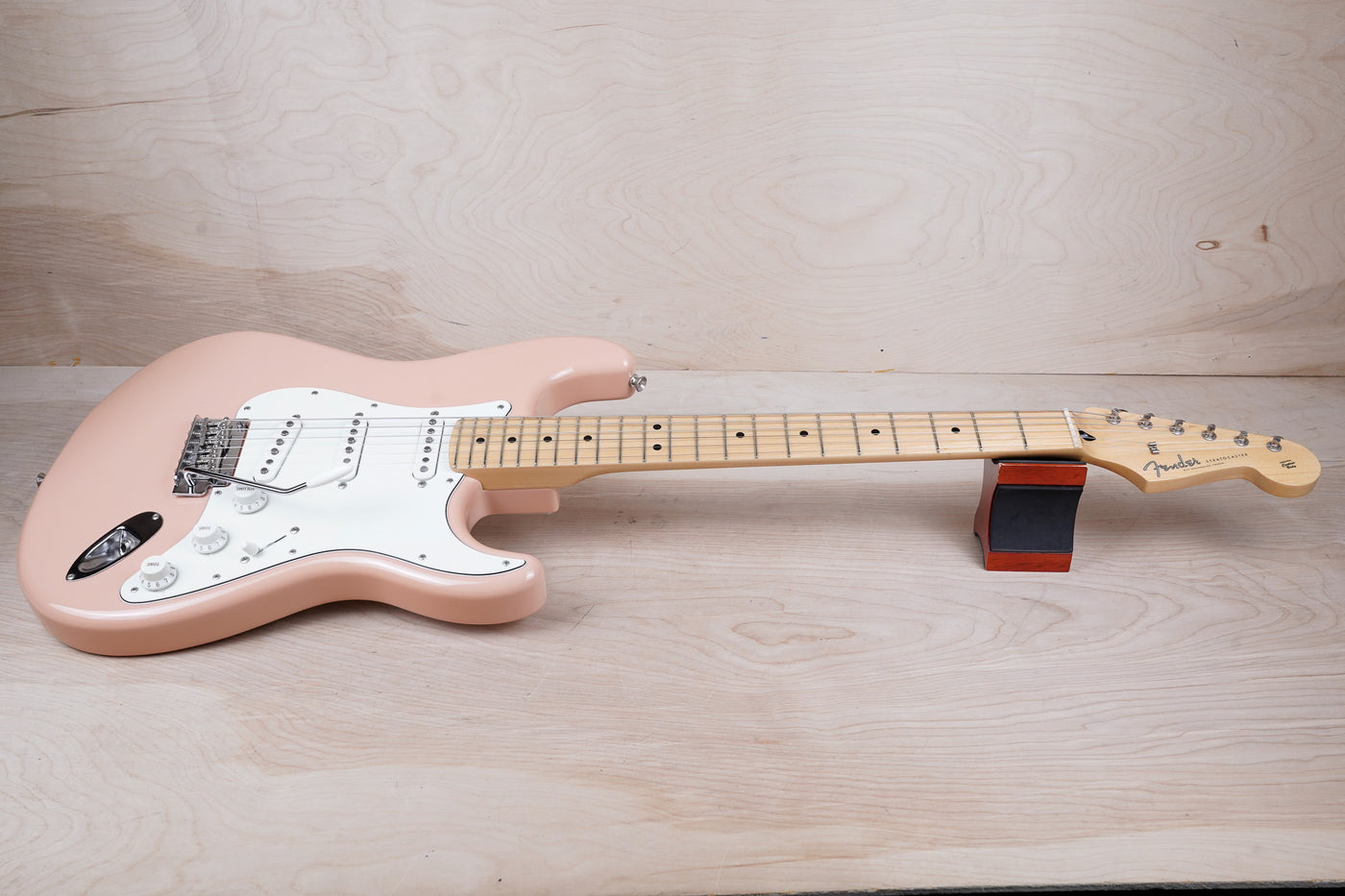 Fender FSR Hybrid II Stratocaster MIJ 2021 Flamingo Pink Made in Japan w/ Bag