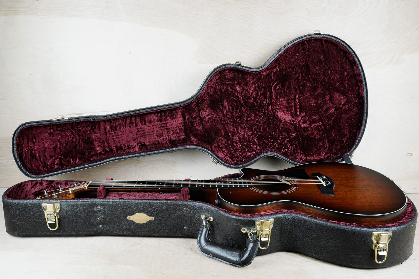 Taylor 322ce Tasmanian Blackwood 2016 Shaded Edgeburst USA w/ OHSC