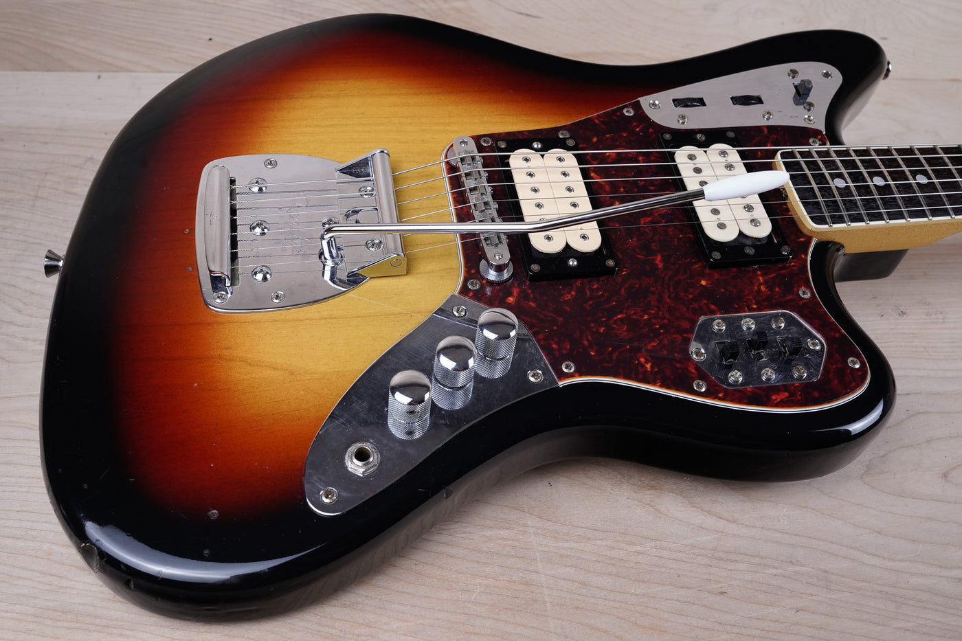 Fender HJG-66KC V Ikebe Limited Kurt Cobain Signature Jaguar CIJ 2002 Sunburst Japan w/ Bag