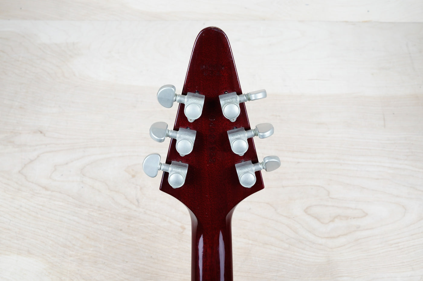 Gibson Flying V '67 1997 Cherry Seynour Duncan Pickups w/ OHSC
