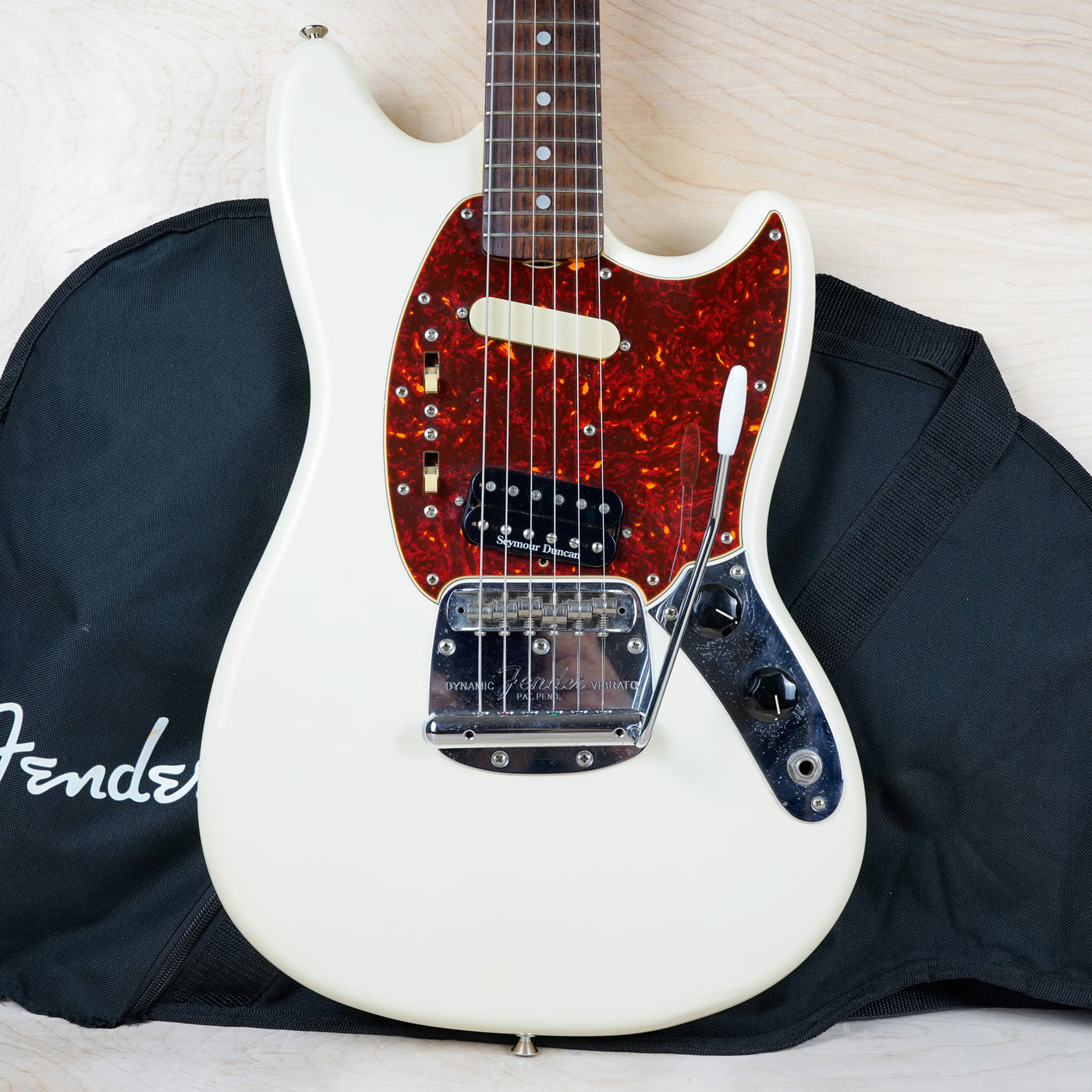 Fender MG-65 Mustang Reissue CIJ 2006 Vintage White Seymour Duncan Humbucker Japan w/ Bag
