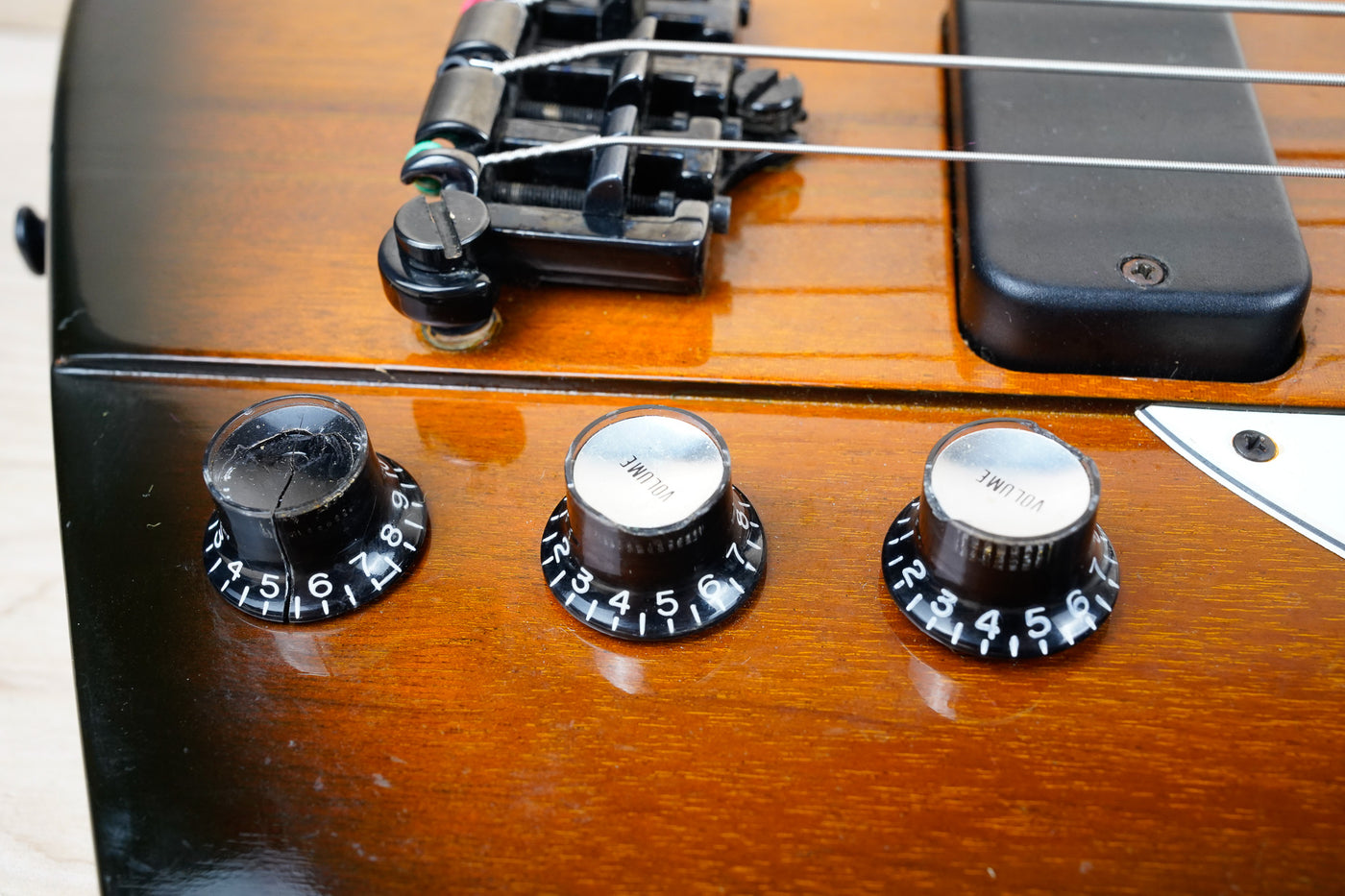 Gibson Thunderbird IV 1997 Vintage Sunburst Bass w/ OHSC
