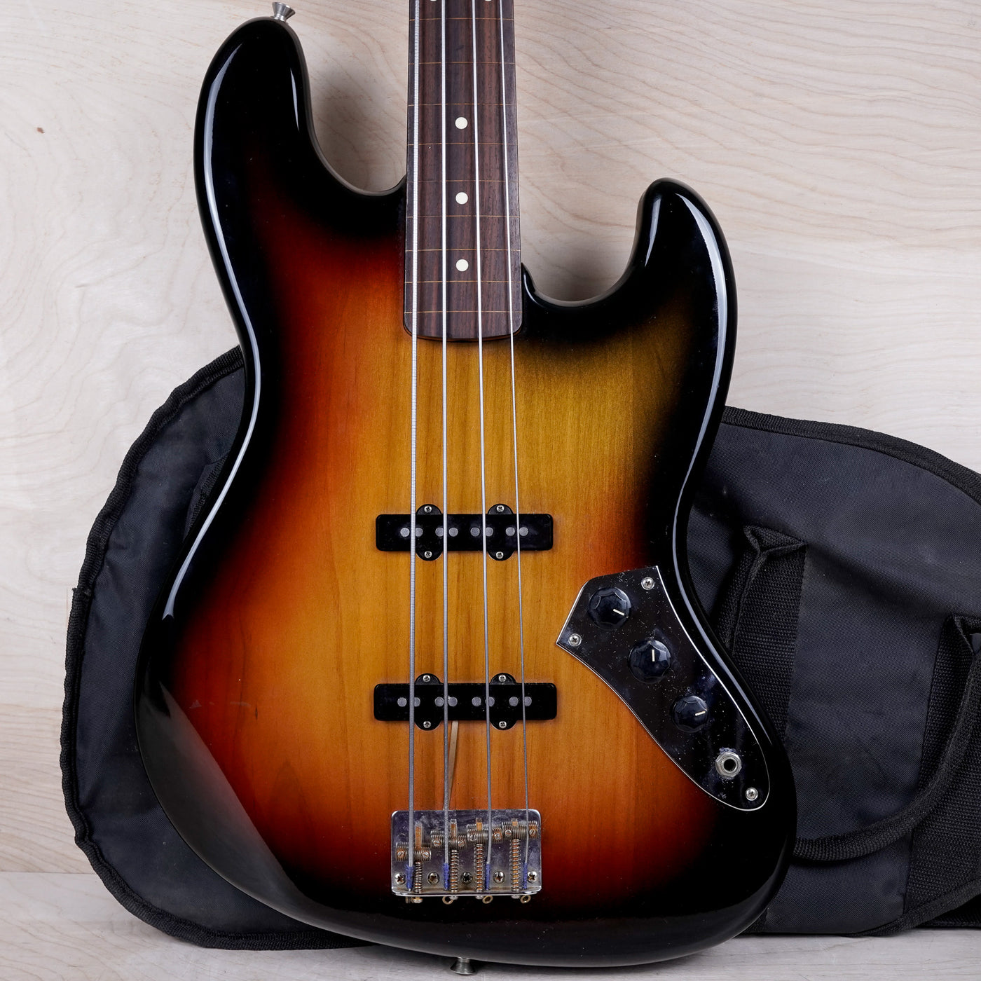 Fender JB62-77FL Fretless Jazz Bass Reissue CIJ 1997 Sunburst Japan w/ Bag