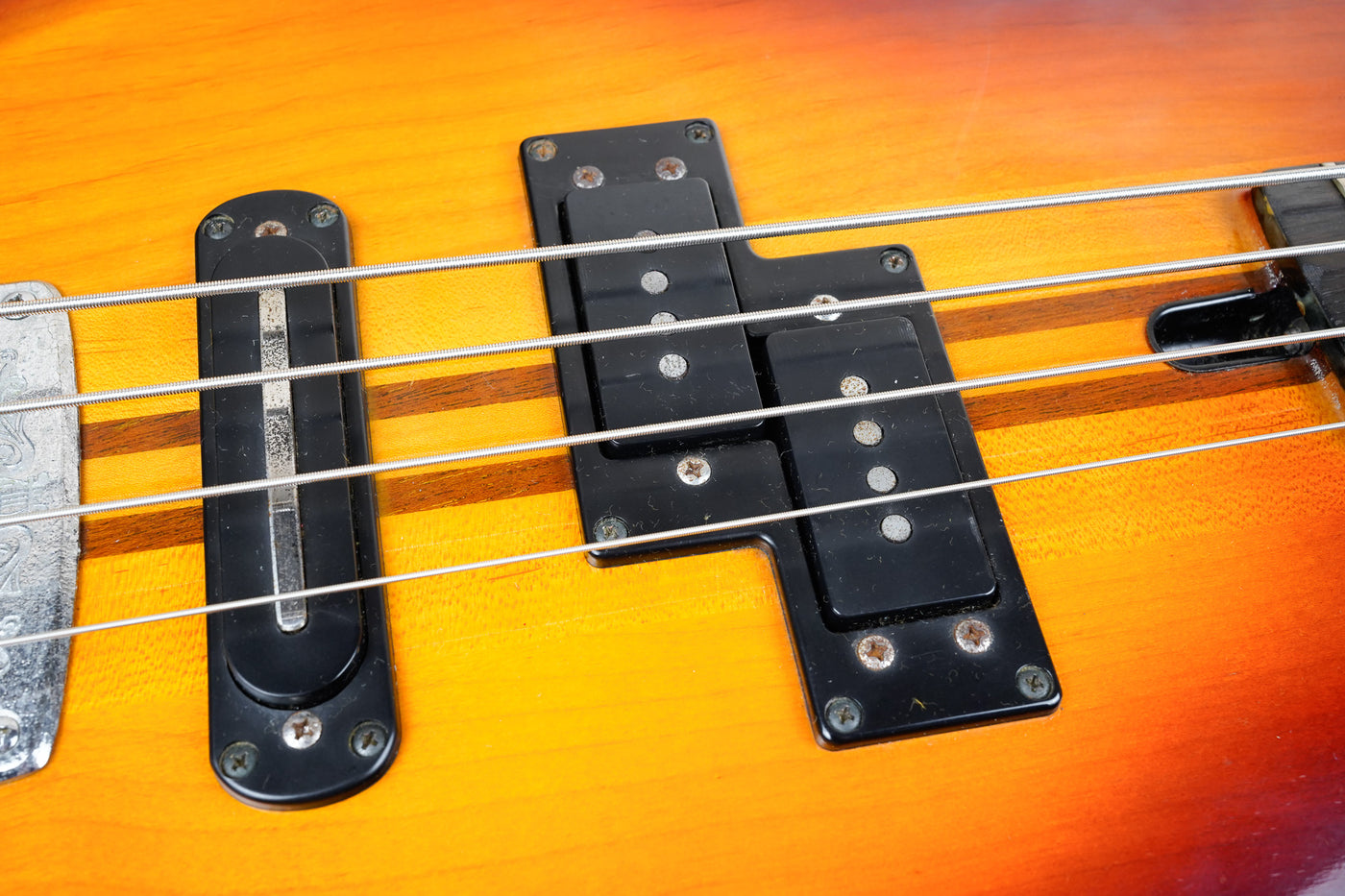 Yamaha Broad Bass BB-2000 MIJ 1983 Red Sunburst Vintage Japan w/ Bag