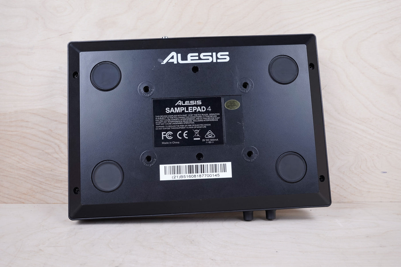 Alesis SamplePad 4 Compact 4-Pad Percussion and Sample-Triggering Instrument