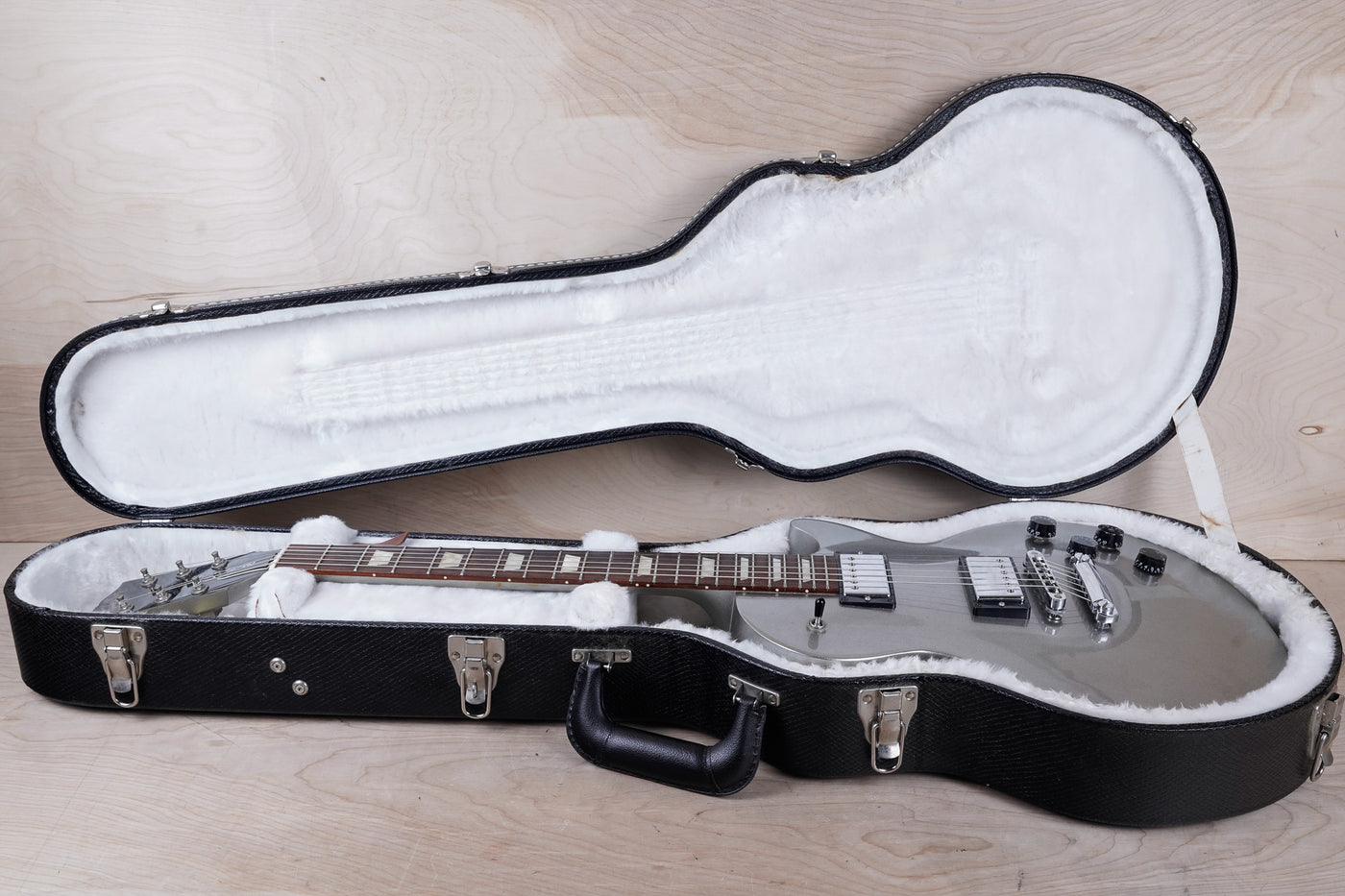 Gibson Les Paul Studio 2012 Silver Pearl w/ OHSC