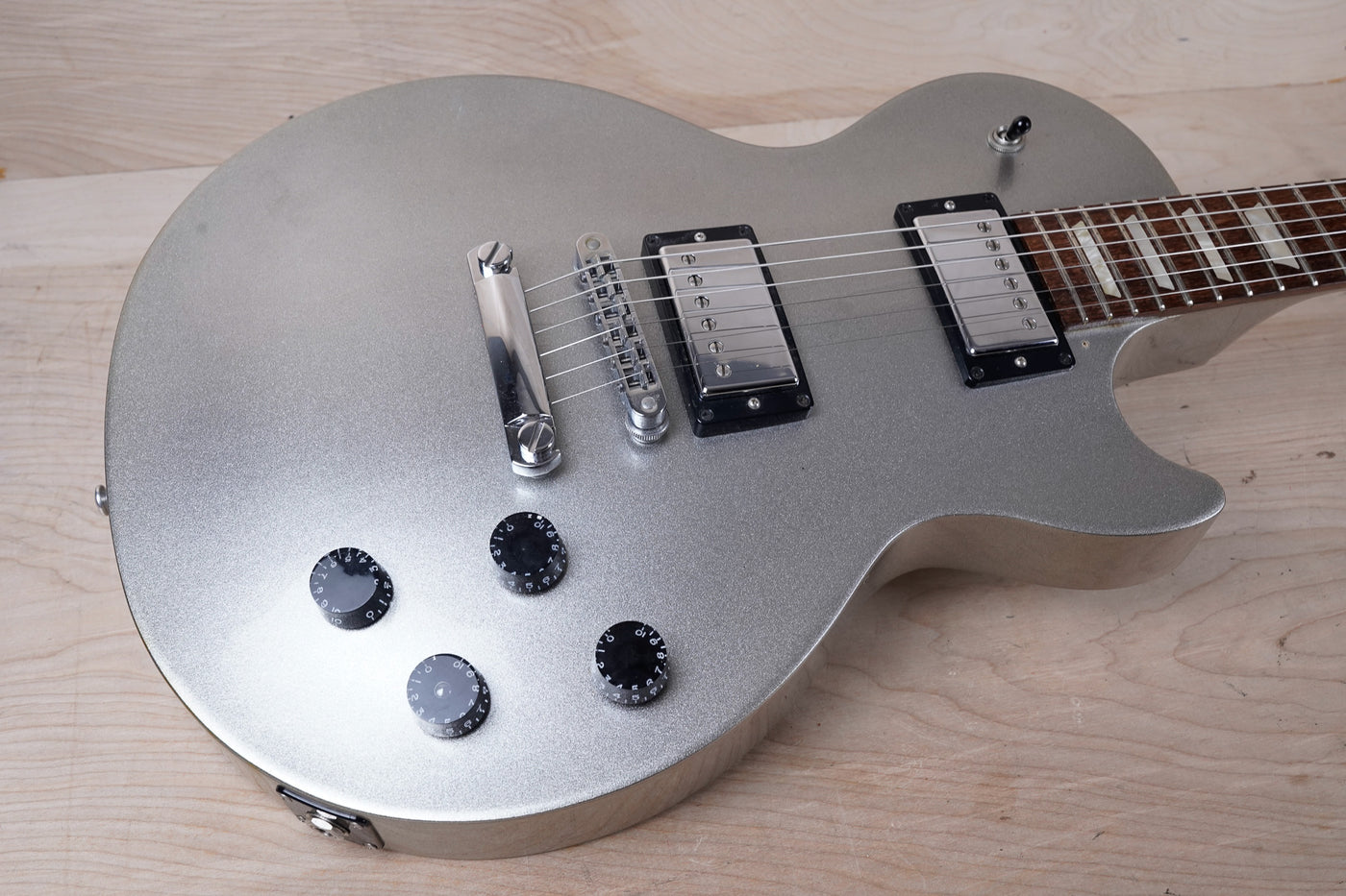 Gibson Les Paul Studio 2012 Silver Pearl w/ OHSC