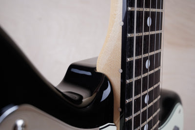 Fender Made in Japan 2025 Collection Traditional II '60s Jaguar 2025 Black w/ Sunburst Competition Stripe w/ Bag