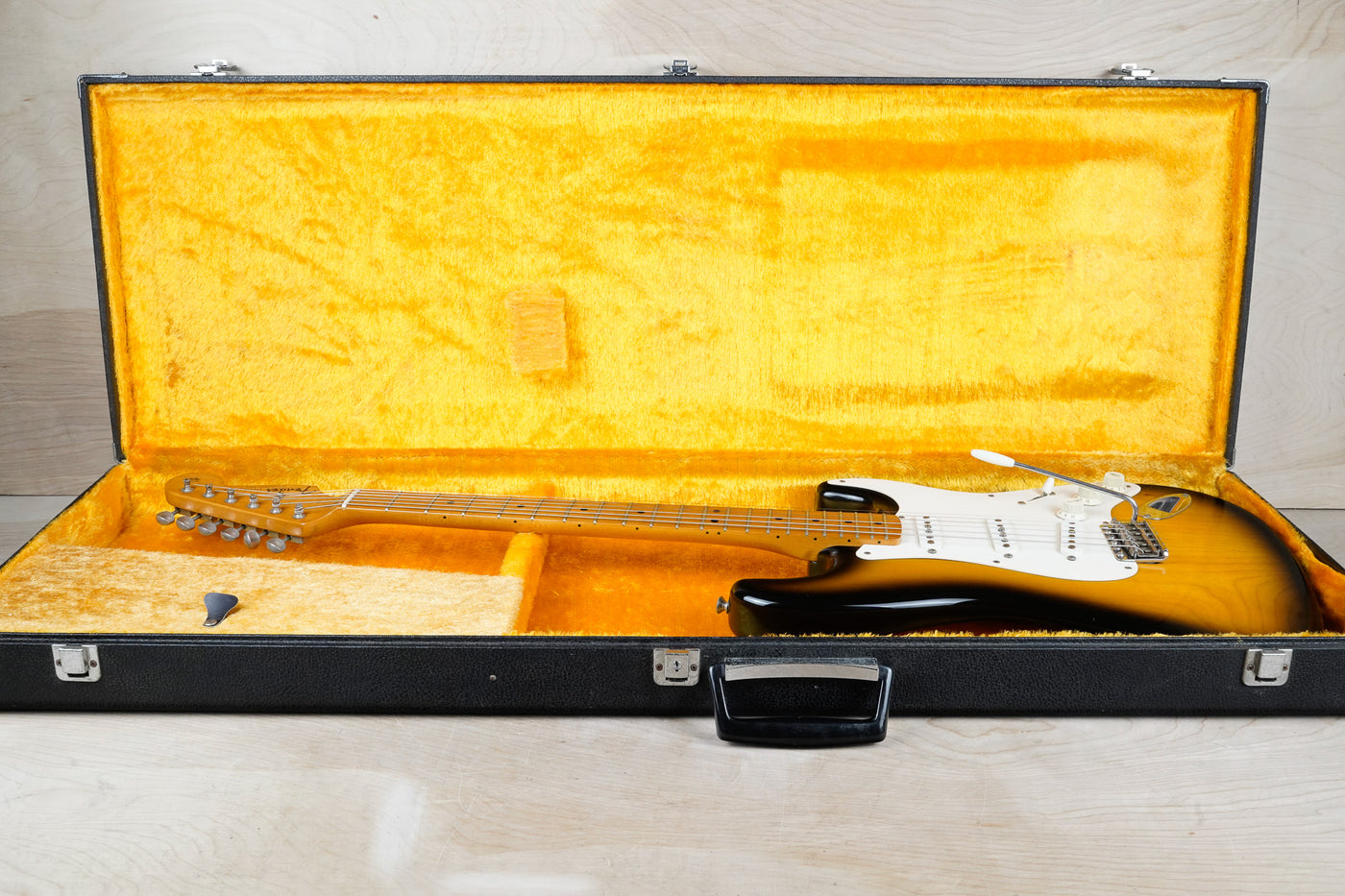 Fender American Vintage '57 Stratocaster 1998 Sunburst USA w/ Hard Case
