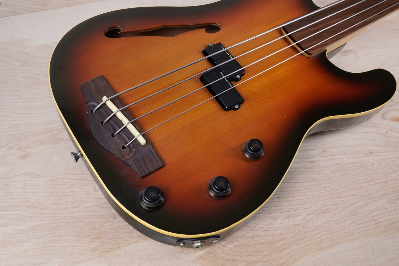 Fender PBAC-950FL Precision Bass Semi-Hollow Body MIJ 1990 Sunburst Fretless Made in Japan w/ Bag