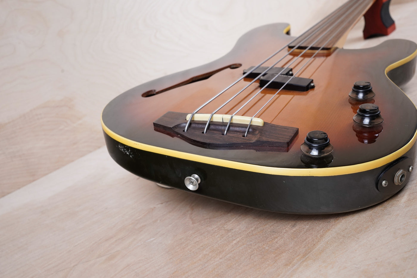 Fender PBAC-950FL Precision Bass Semi-Hollow Body MIJ 1990 Sunburst Fretless Made in Japan w/ Bag