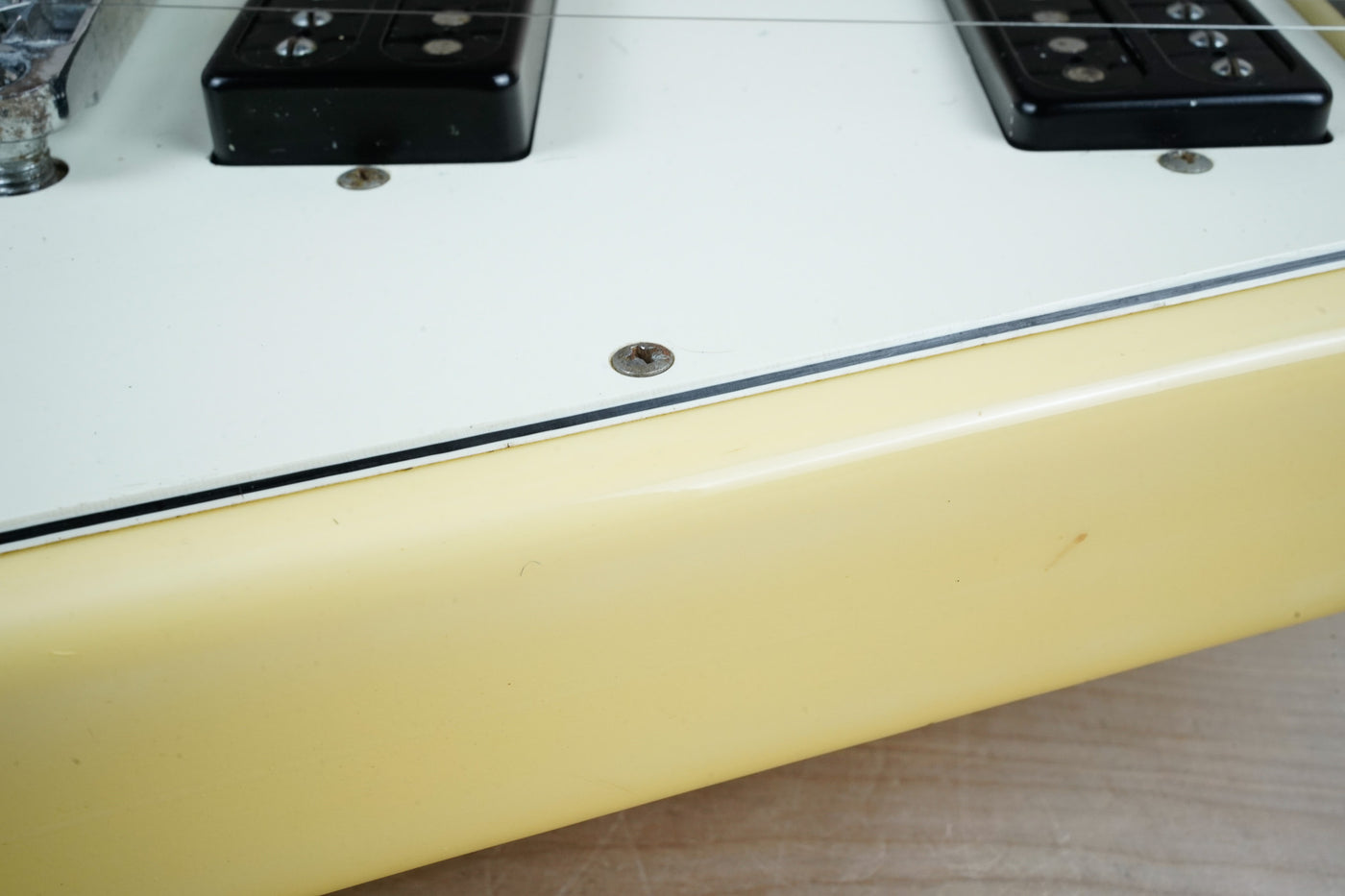 Greco FV600 MIJ 1978 White Vintage Japan '67 Reissue Flying V Style w/ Hard Case